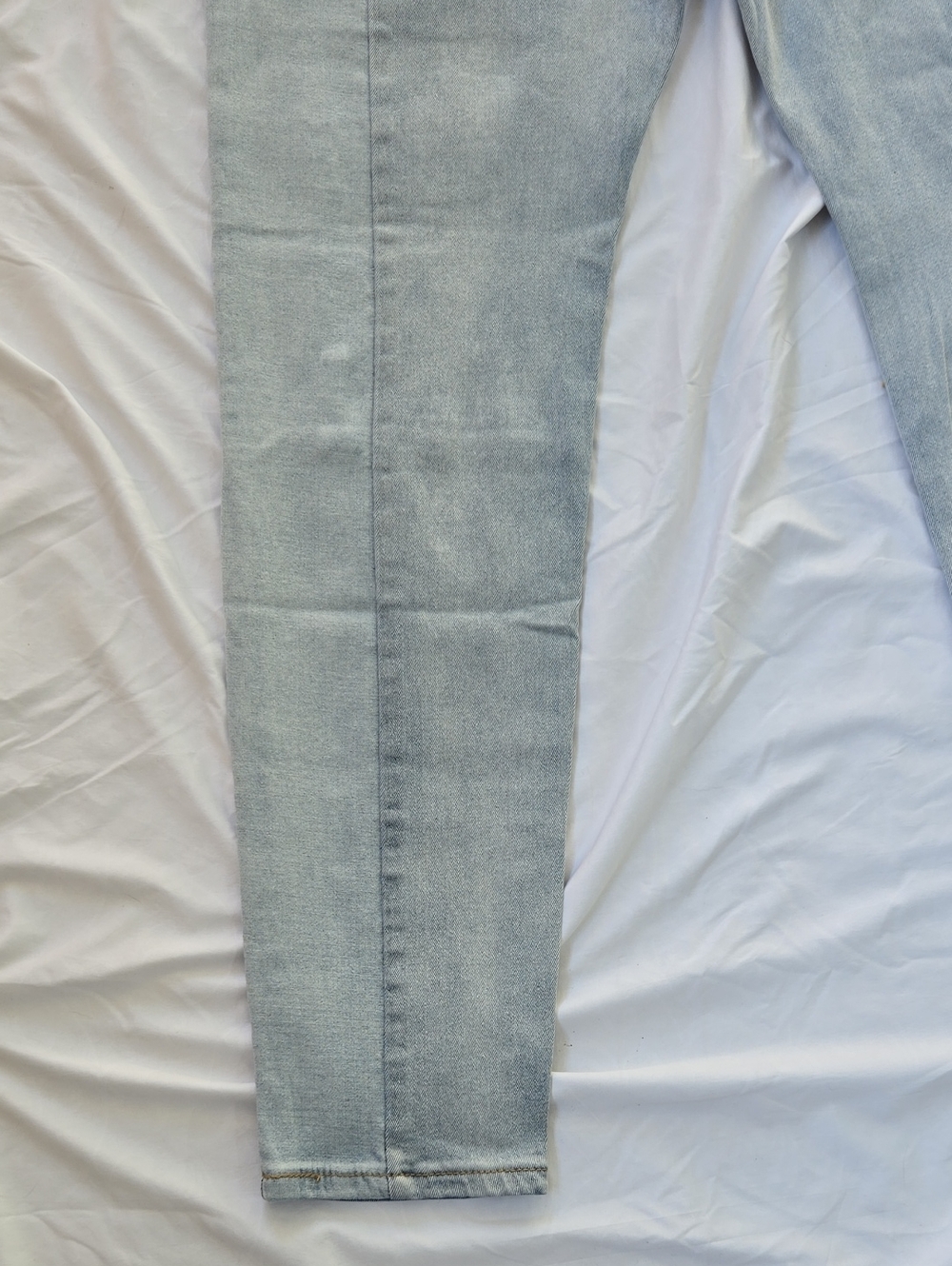 Men's Distressed Jeans Fashionable Front/Back Pocket Design Two Tone At Back - Picture 12 of 14